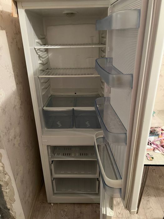 Продам холодильник идеального состояние