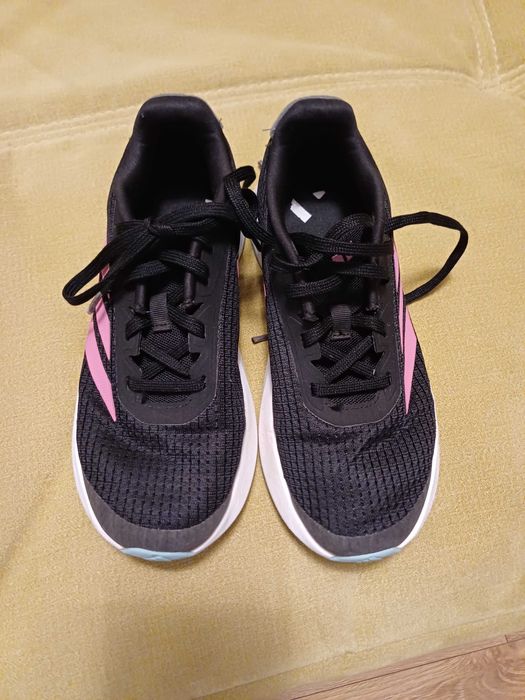 Маратонки адидас в много добро състояние