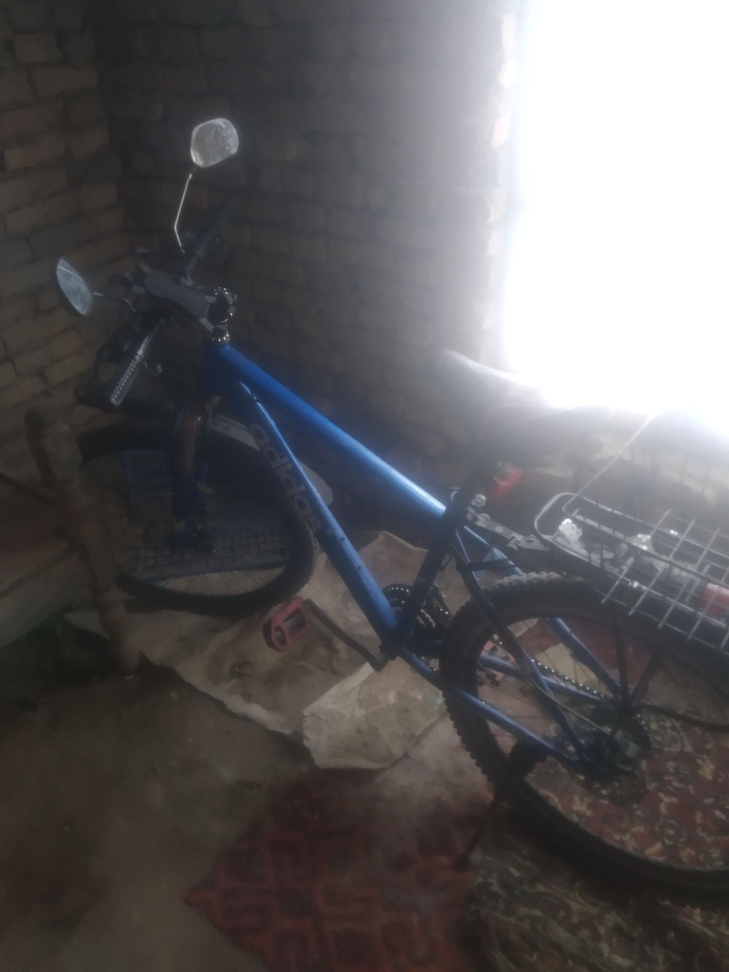 Амир.  У аппарата