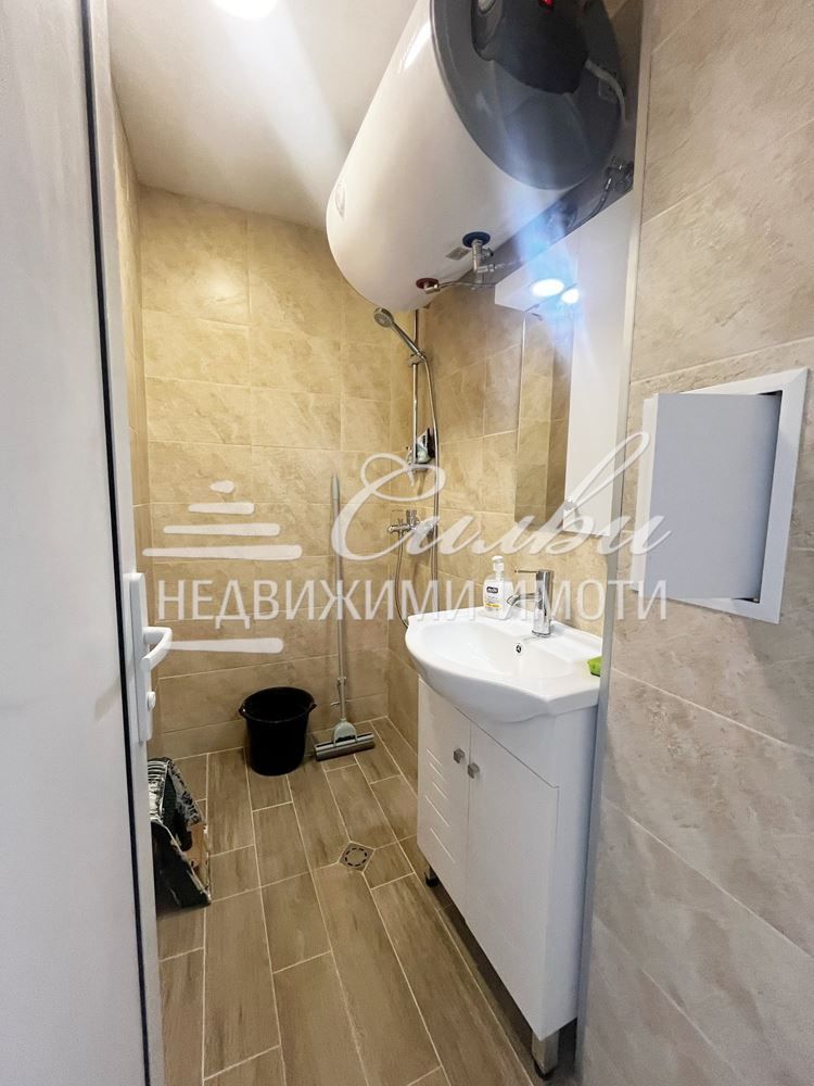 Продава се Тристаен апартамент в Шумен, Добруджански - 83 кв.м за 1395 €/кв.м - Снимка #5