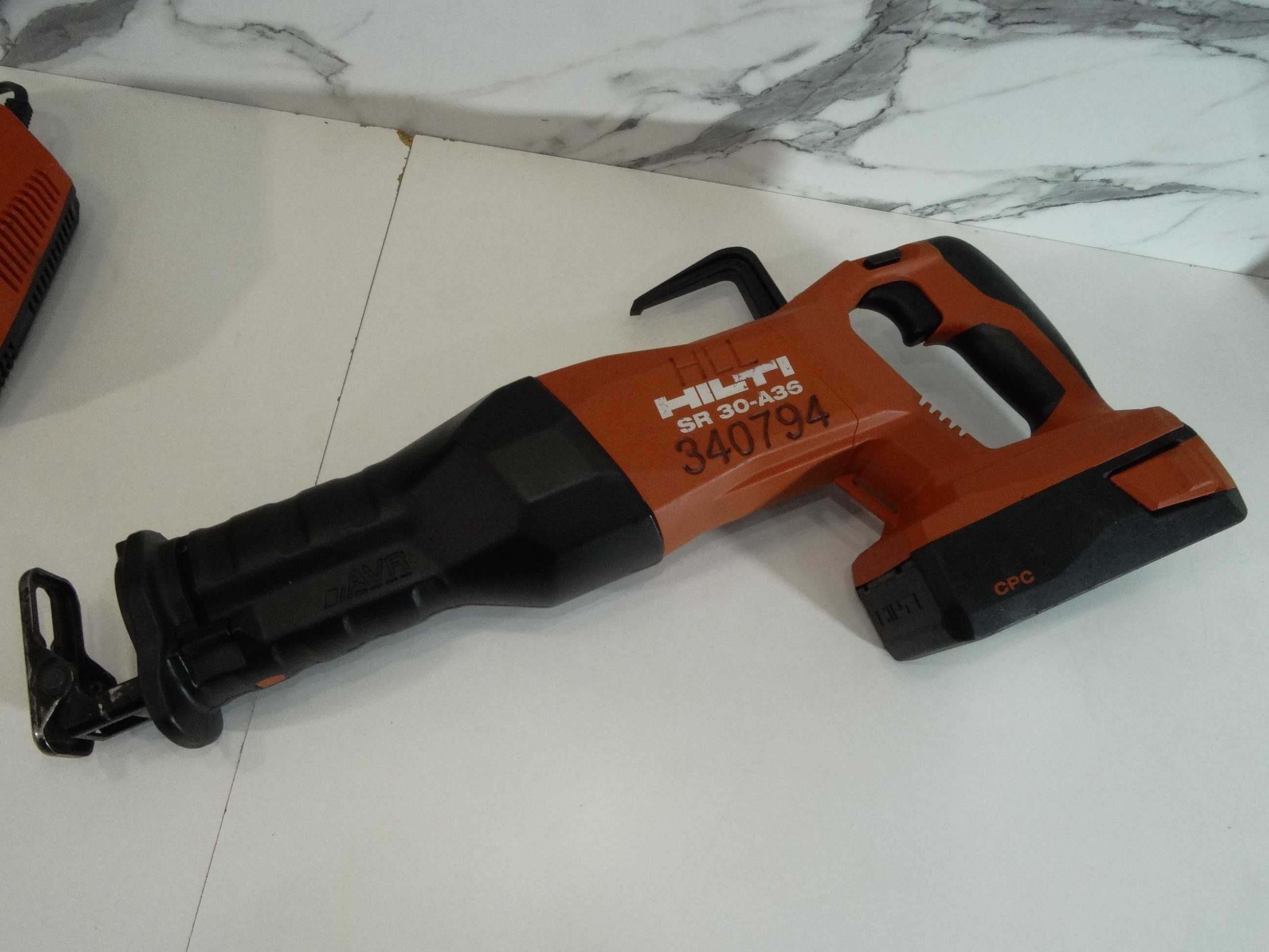 Разпродажба - Hilti SR 30 A36 / 2 x 2,6 Ah - Корав саблен трион 36 V