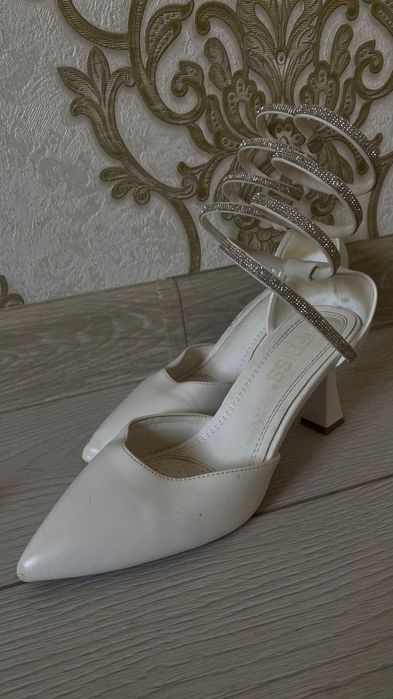 Ак каблук, ОБУВЬ.