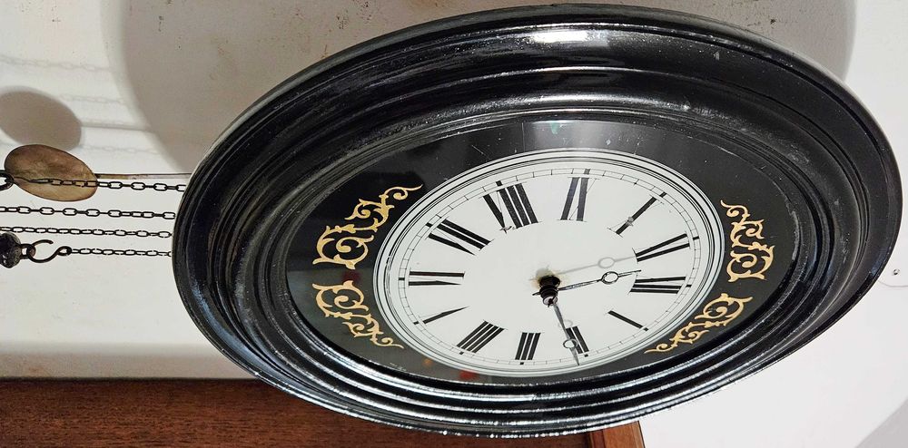 Ceas taranesc cu pendul si 2 greutati