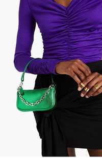 Продаю кожаную новую сумочку от фирмы By far. Цвет зеленый.