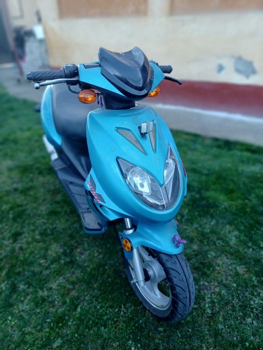 Scuter 49cc 4t mai multe detalii în pv