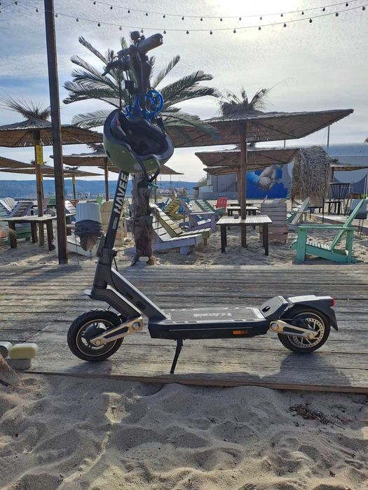Електрическа тротинетка Navee ST3 Pro