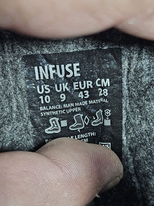 Boots 119 buti placa snowboard  Vans  mărimea 43  (  28 cm) .