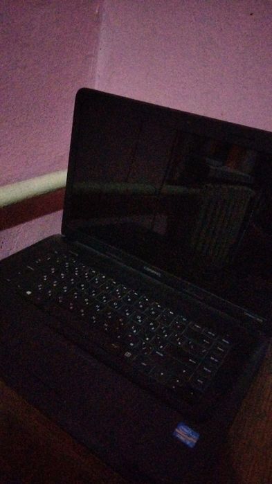 Ноутбук compaq продам 20000