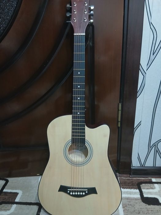 Гитара сотилади акустика