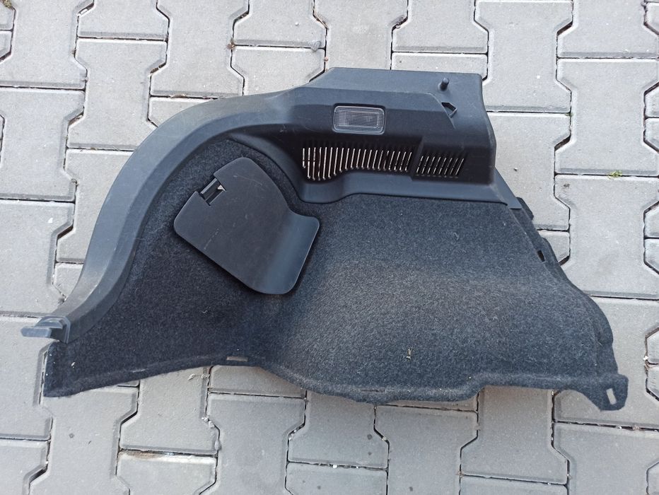 Тойота Аурис хечбек -кора за багажник