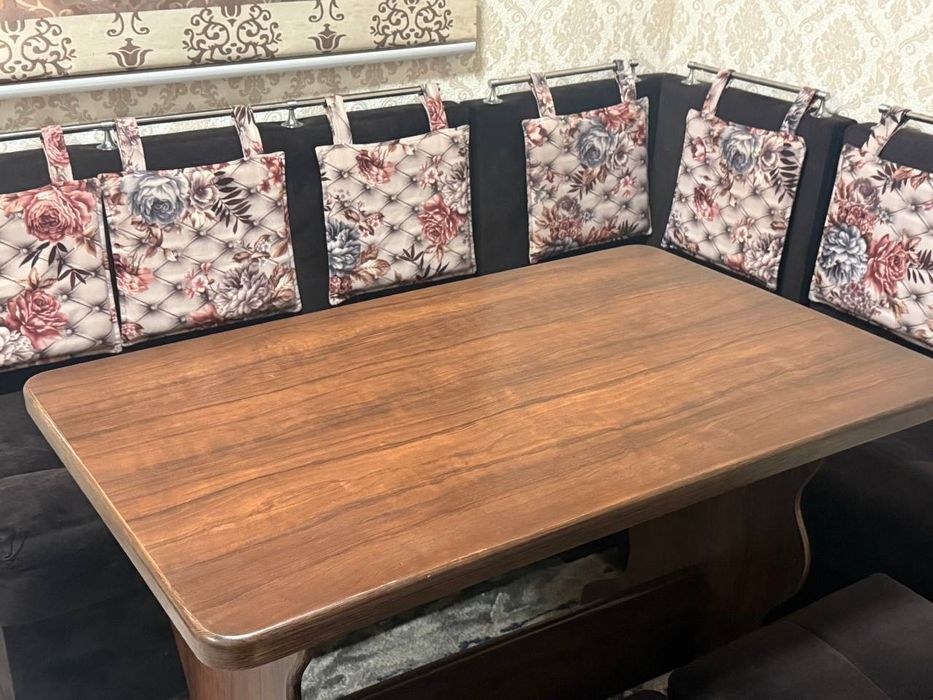 Кухонный уголок в отличном состоянии