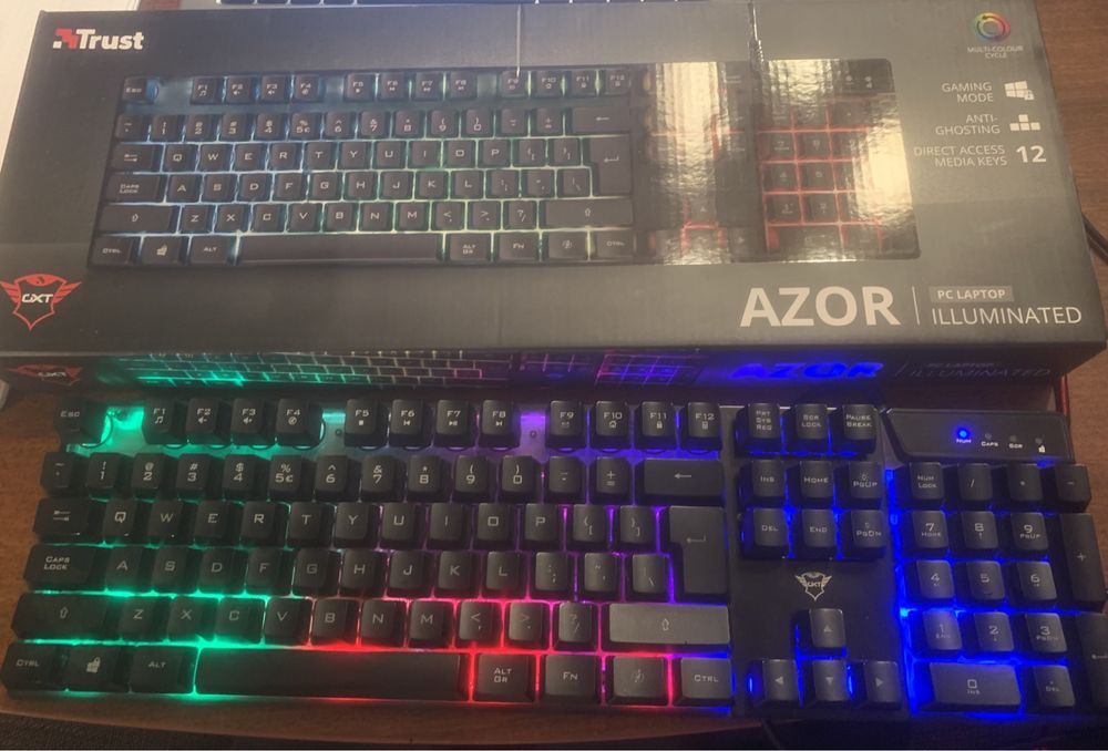 Геймърска клавиатура Trust Azor