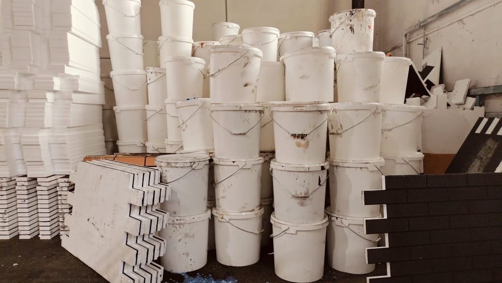 Продам ведра 20 литров