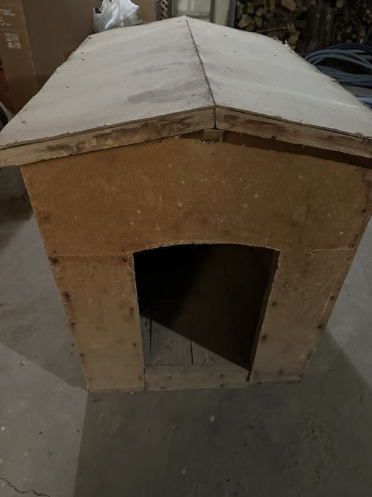 Вольер для собак. Изготовленно из дерево, ДСП и фанеры.