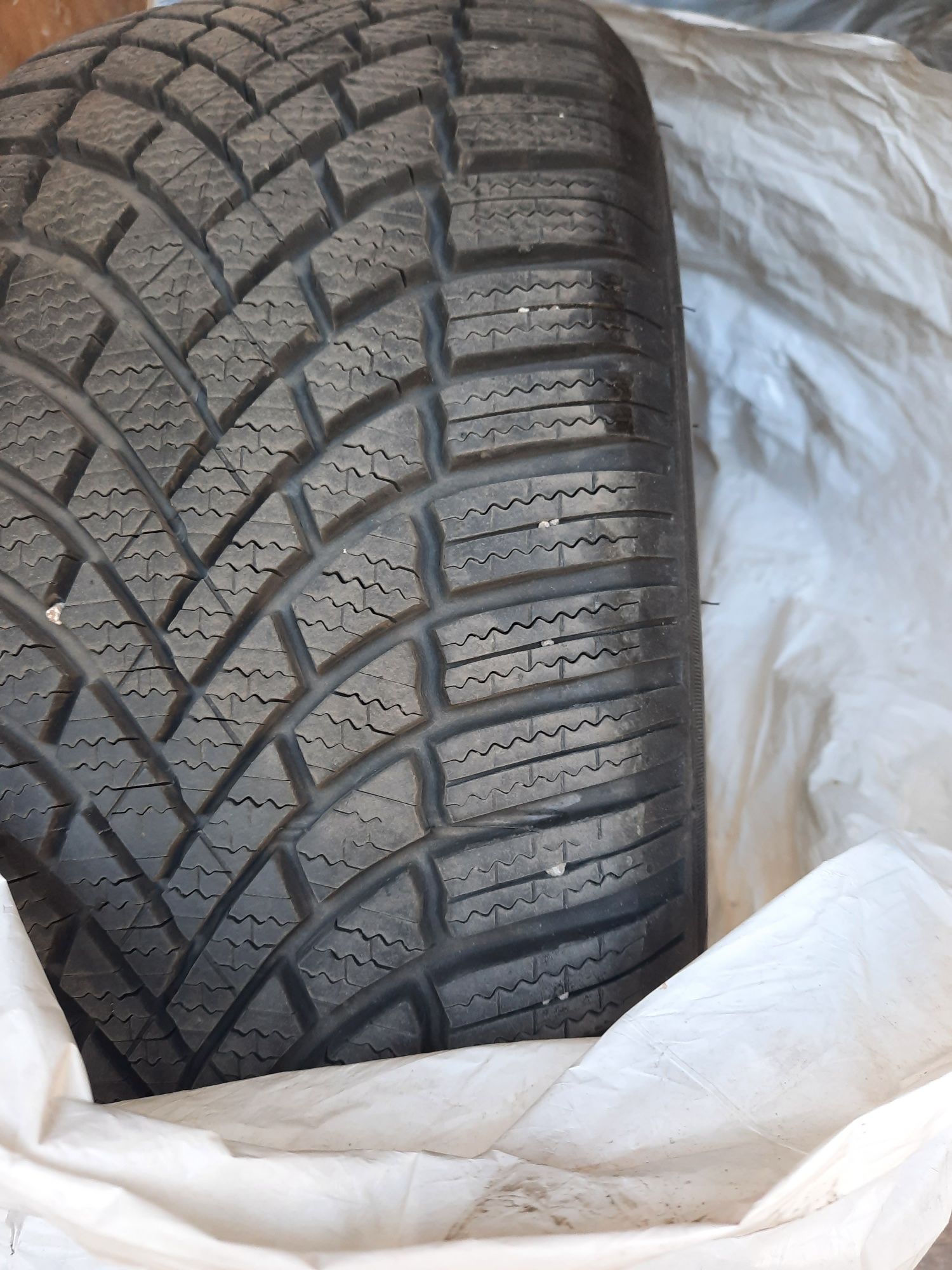 Гуми Bridgestone 225/50/18 и Yokohama 195/65/15