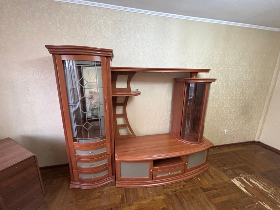 Срочно отдам диван, кресла, кровать, стенку, вешалку