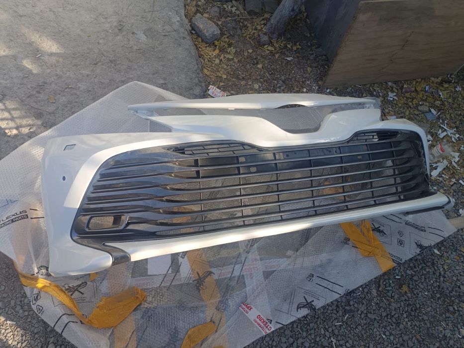 Продается бампер на camry 70