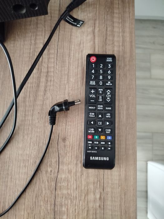 Телевизор Philips 32 инча