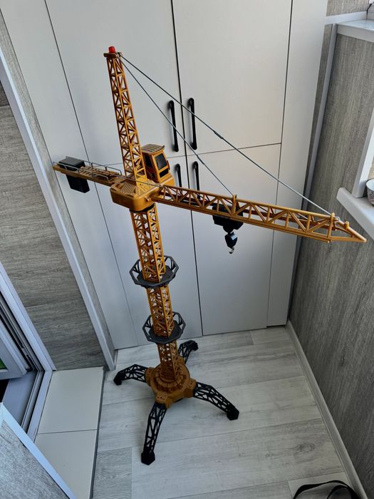 Продаю игрушечный кран