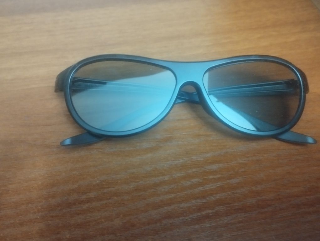 3D очки в комплекте 4 штуки