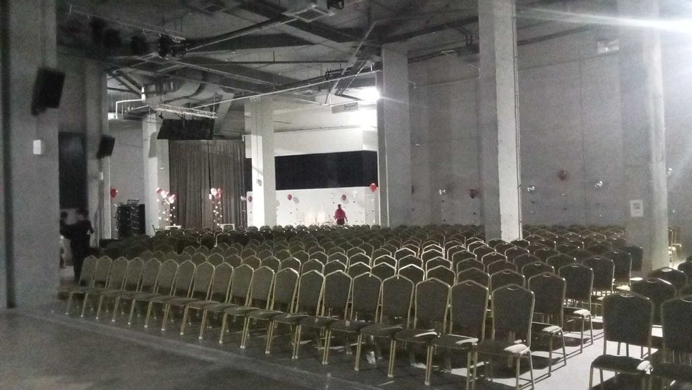 Столы Стулья Скатерти Посуда Аренда/Прокат