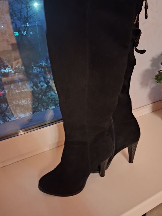 Зимние замшевые сапоги.