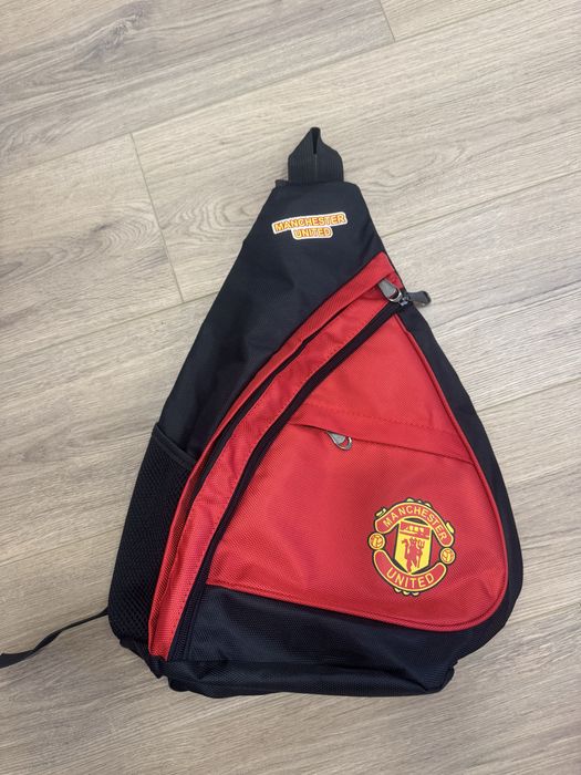 Manchester United чанти, шапки, ръкавици