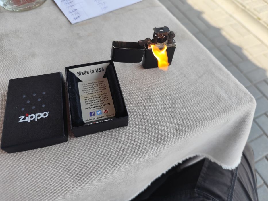 Zippo de vânzare de colecție