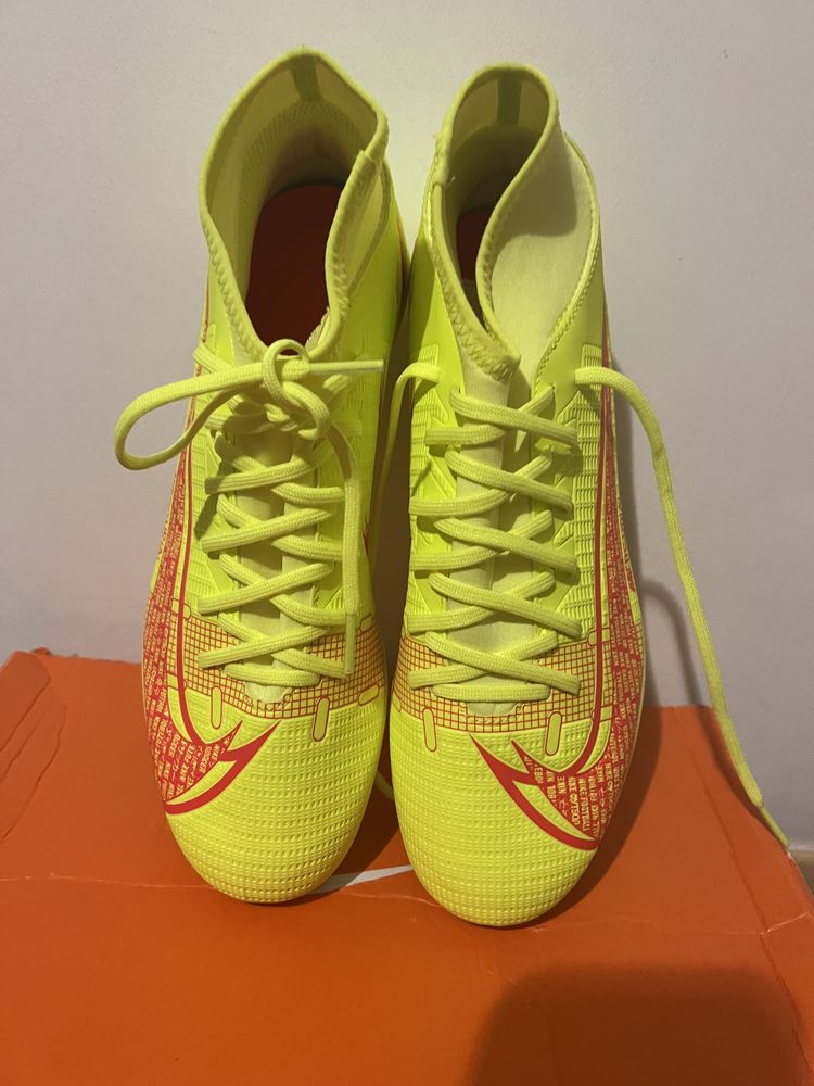 Ghete fotbal nike mercurial superfly