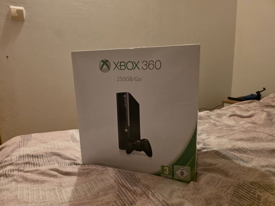 Xbox 360E 250GB FULL BOX