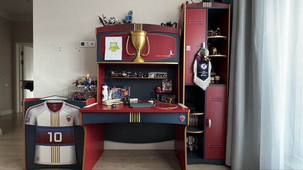 Продам комплект детской мебели Cilek в футбольной тематике!