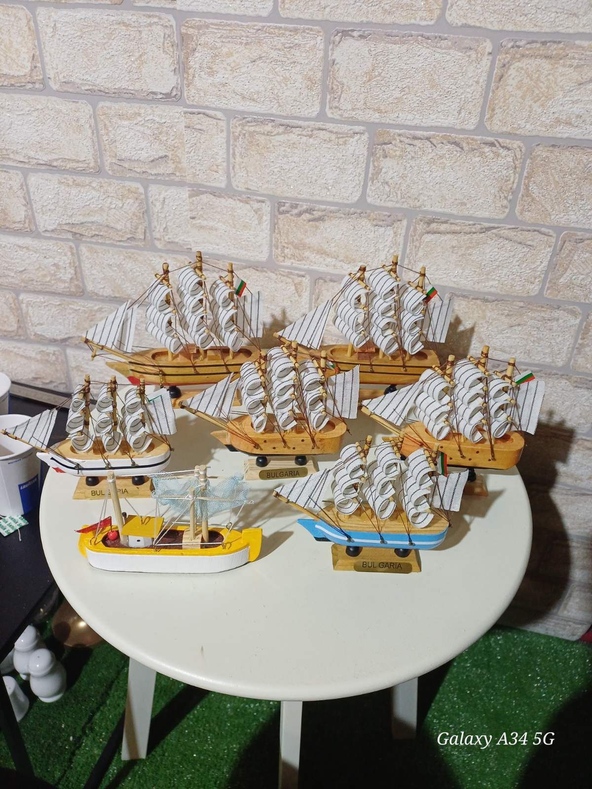 Дървени корабчета