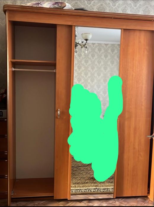 Шкаф б/у бузылып тур