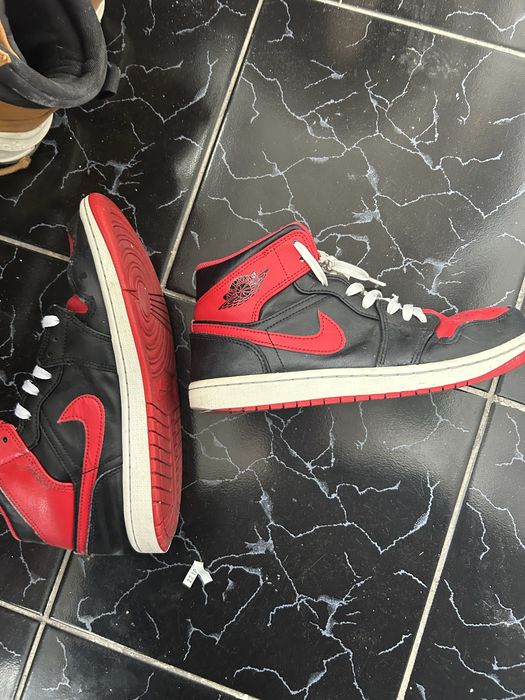 Vand Air jordan 1 mid   marime 42