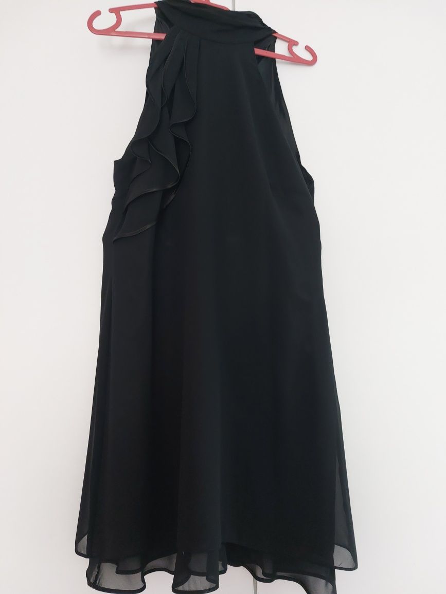 Rochie voal neagra.