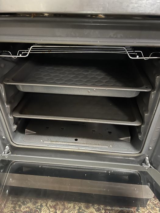 Продам газ плиту Hansa