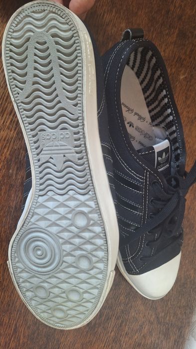 Adidas красовка. Женский обувь