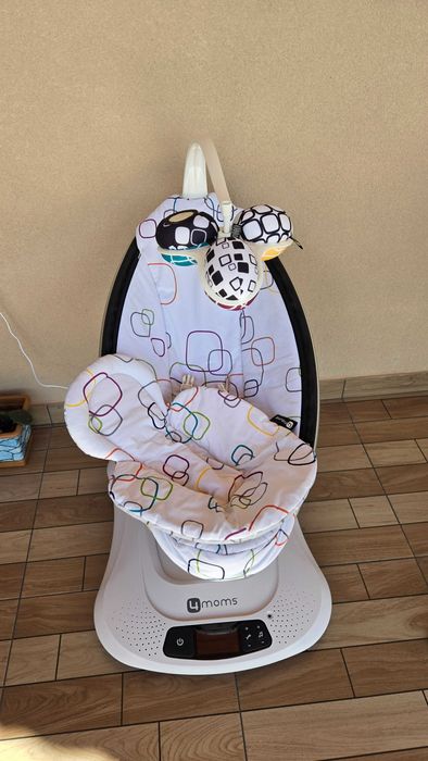 Електрическа бебешка люлка 4MOMS MamaRoo 4.0, Многоцветна