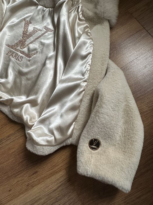 Haină ALCANTARA, LOUIS VUITTON,cu gluga cu blană naturala de vulpe,