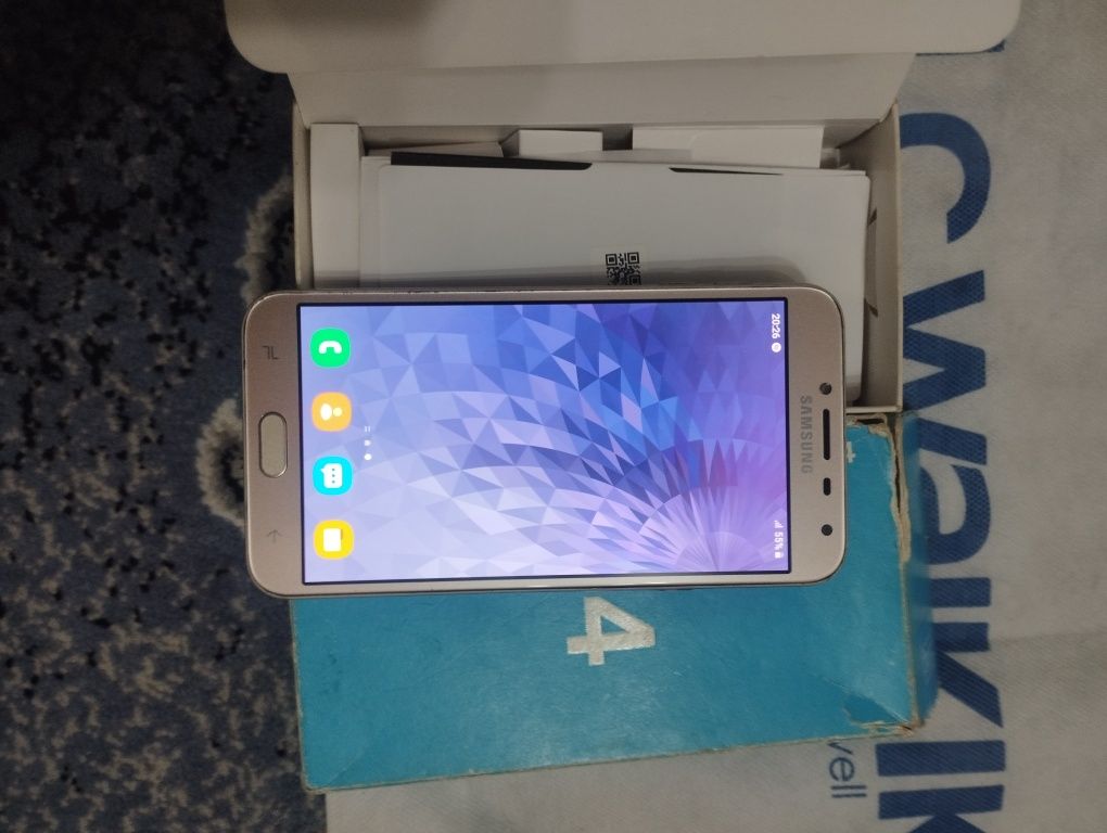 Samsung j4 sotiladi