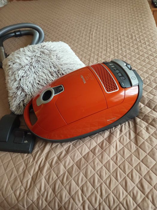 Прахосмукачка Miele S8330 HEPA