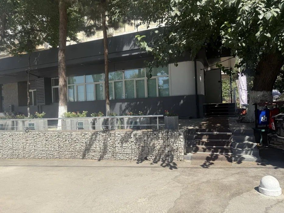 Аренда офиса лабзак 179м²