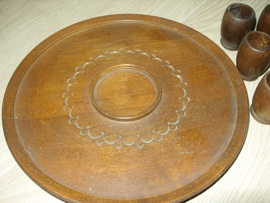 Дървен резбован сервиз за ракия