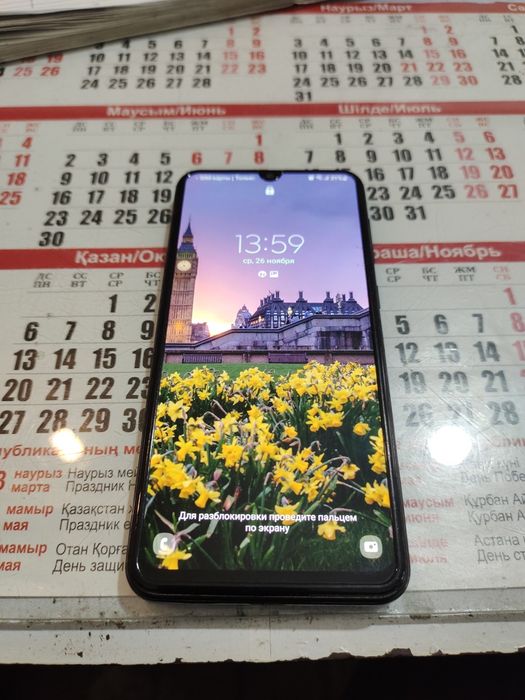 Продам смартфон Samsung a50. За 40к торг уместен.