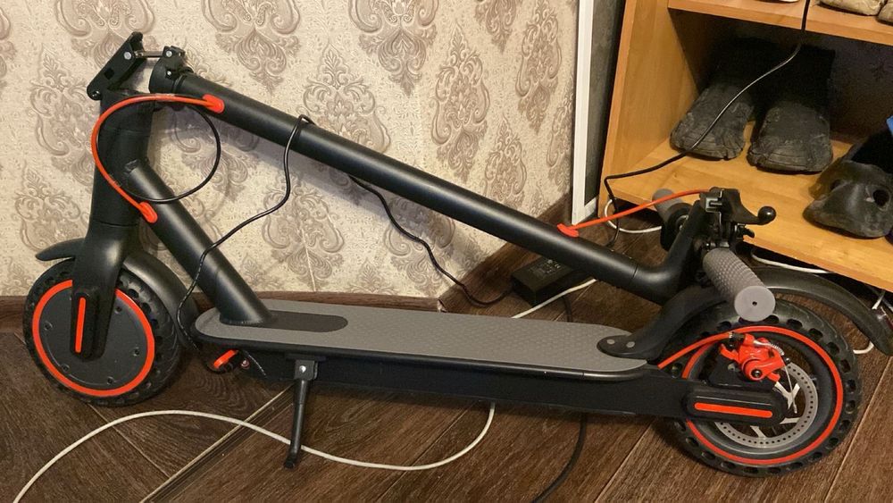 Продам электросамокат