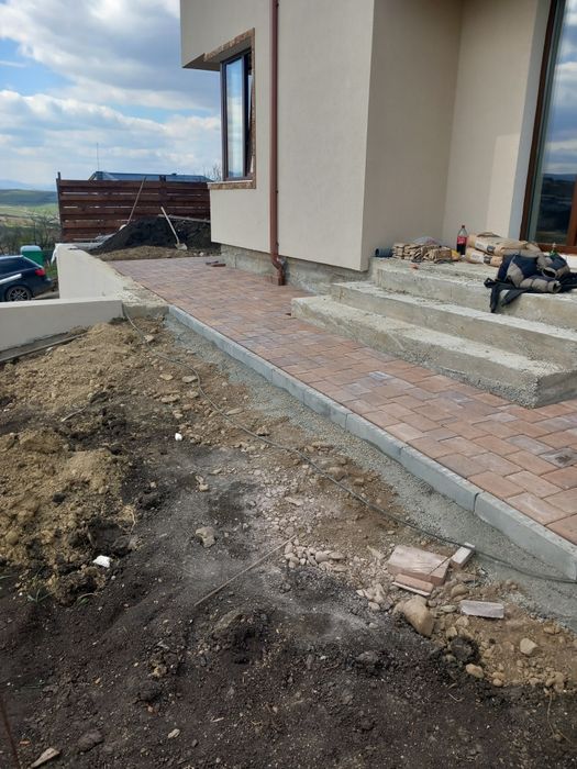 Executam Montaj pavaj si reparati