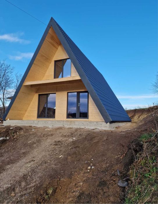 Vindem cabane tip A frame