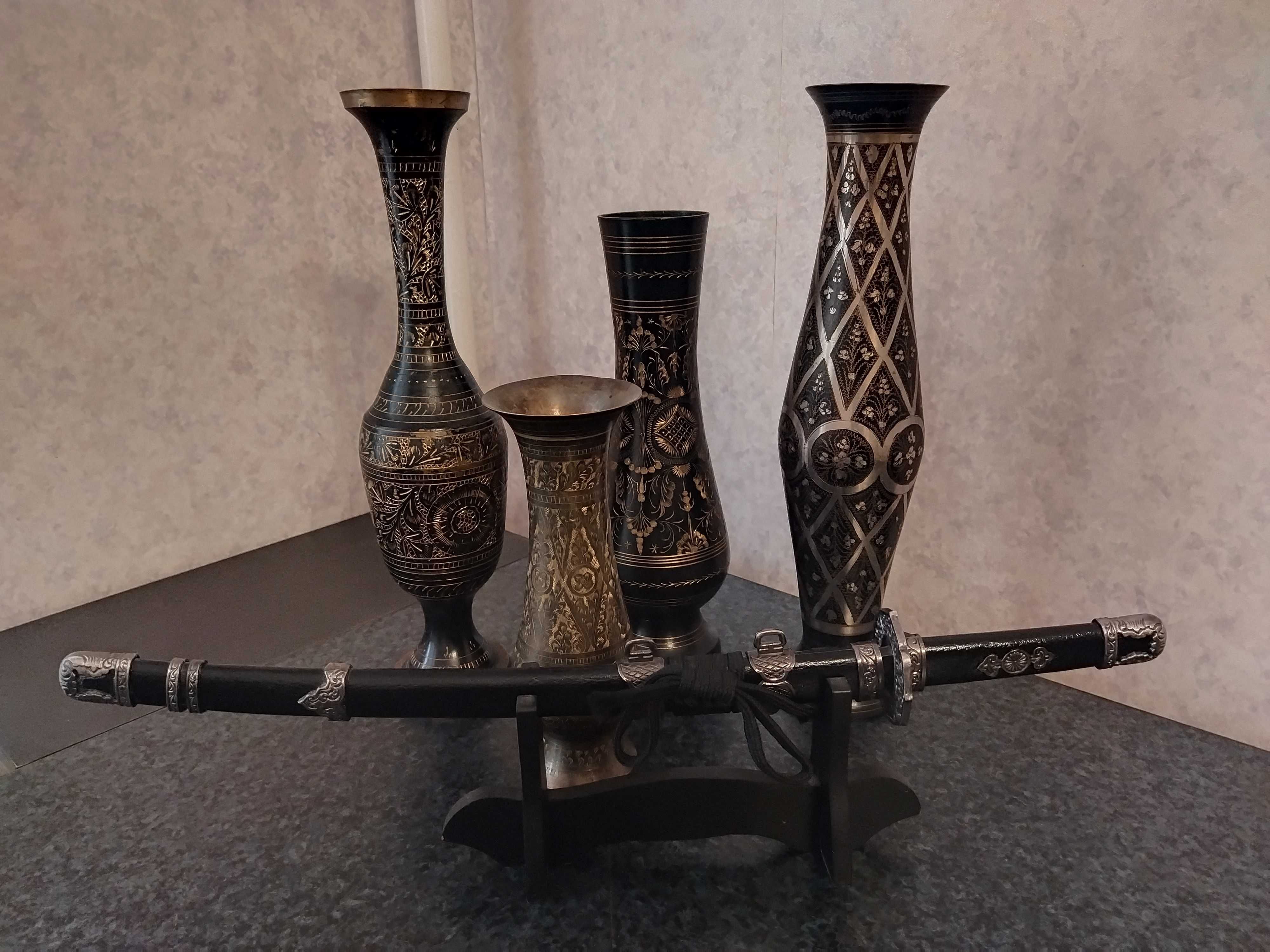 Вазы (Индия),латунь,советское время+сувенир "Катана" (Пекин),оригинал.