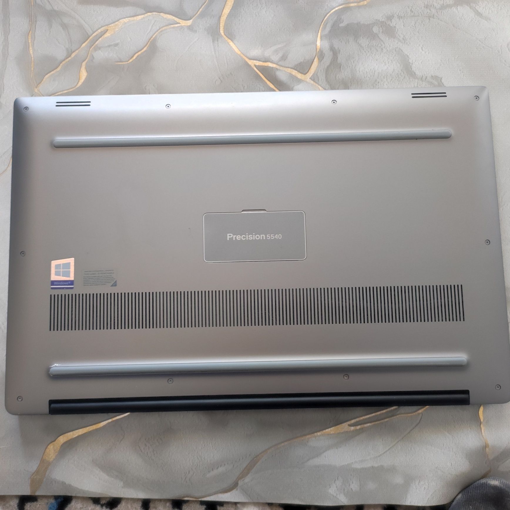 Srochna.Noutbuk DELL precision 5540