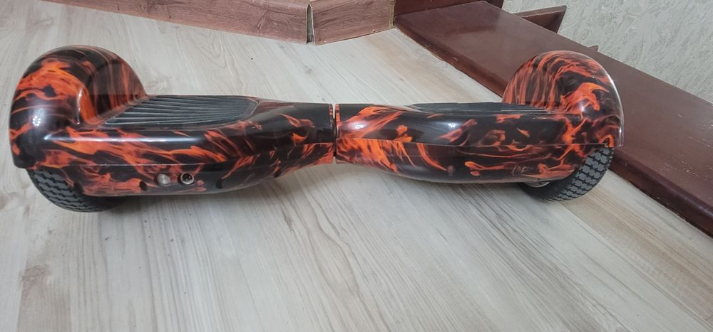 Гироскутер с чехлом и зарядкой